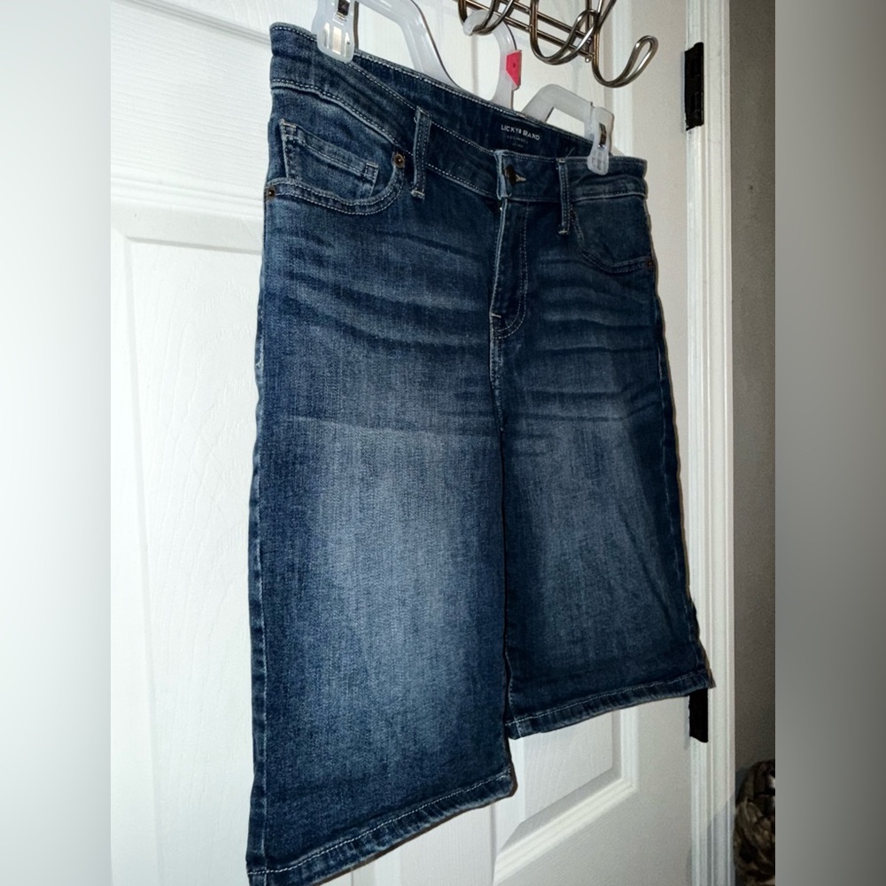 Lucky Brand Bermuda Jean Shorts | Dark Wash Denim w/ Tan Logo Patch - Picture 3 of 16